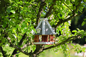 TRIXIE Natura Voederhuis Hangend Grenenhout Bruin/Wit